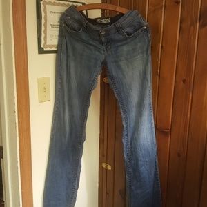Females  l.e.i. Jeans